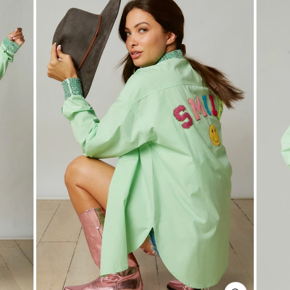 Fantastic Fawn Made My Day Smile Sequin Outline Patch Shirt in Apple Green size